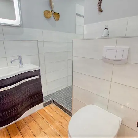 - Haus E, App 0e1103 *