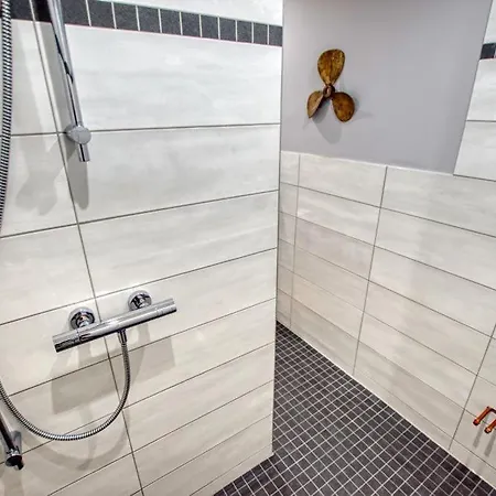 - Haus E, App 0e1103